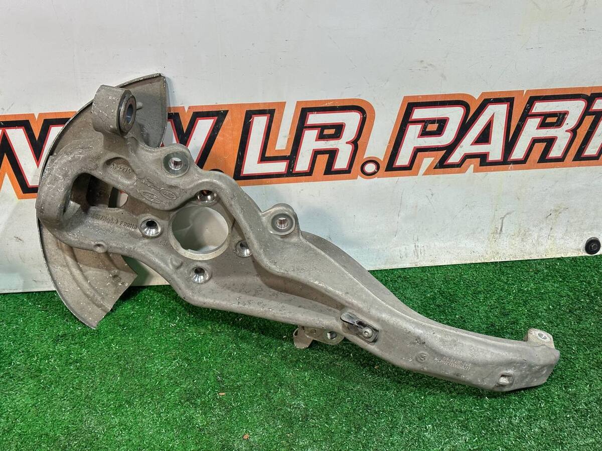LR141975 Steering knuckle (trunnion) front left Range Rover Velar L560 (2018-) used
